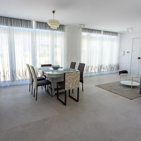 Penthouse Cathedral And Seaview Terrace V2