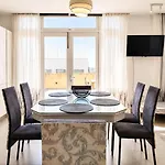 The Velvet - V2 Apartment