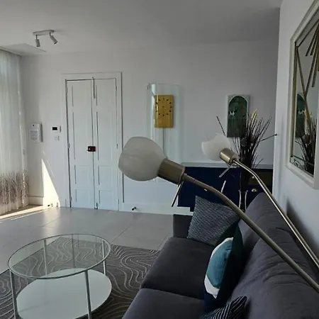 Penthouse Cathedral And Seaview Terrace V2 Apartment