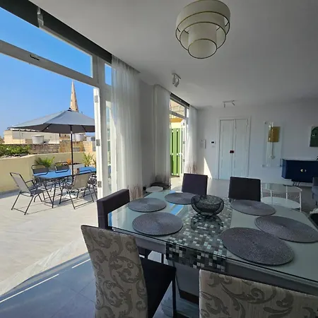 Penthouse Cathedral And Seaview Terrace V2