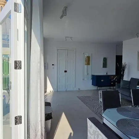 Penthouse Cathedral And Seaview Terrace V2 *