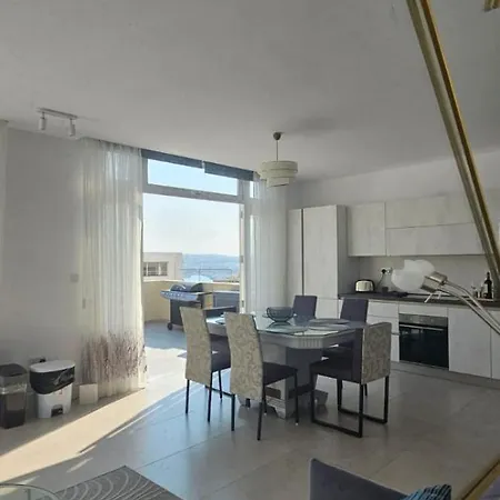 Penthouse Cathedral And Seaview Terrace V2 *