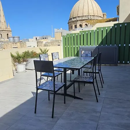 Penthouse Cathedral And Seaview Terrace V2