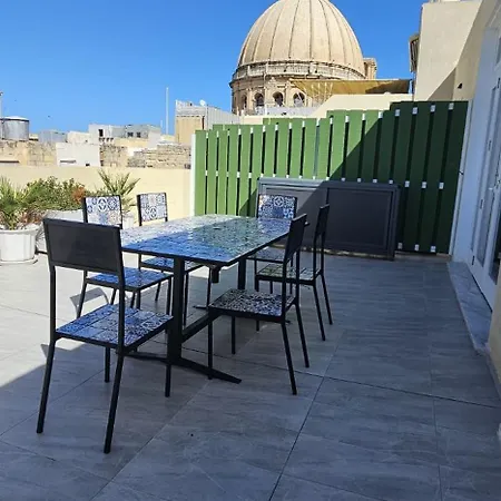 Penthouse Cathedral And Seaview Terrace V2 *