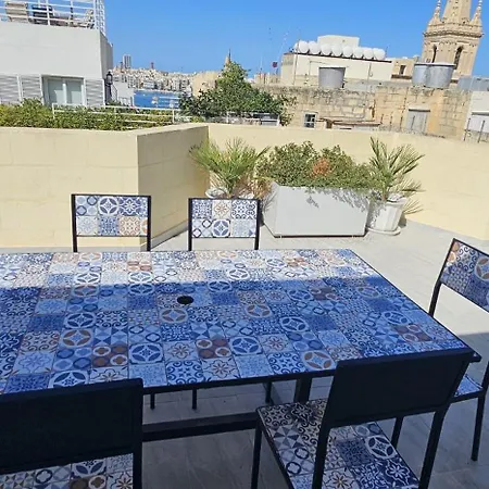 Penthouse Cathedral And Seaview Terrace V2 Apartment *