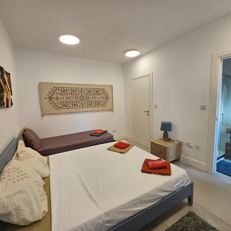 Penthouse Cathedral And Seaview Terrace V2